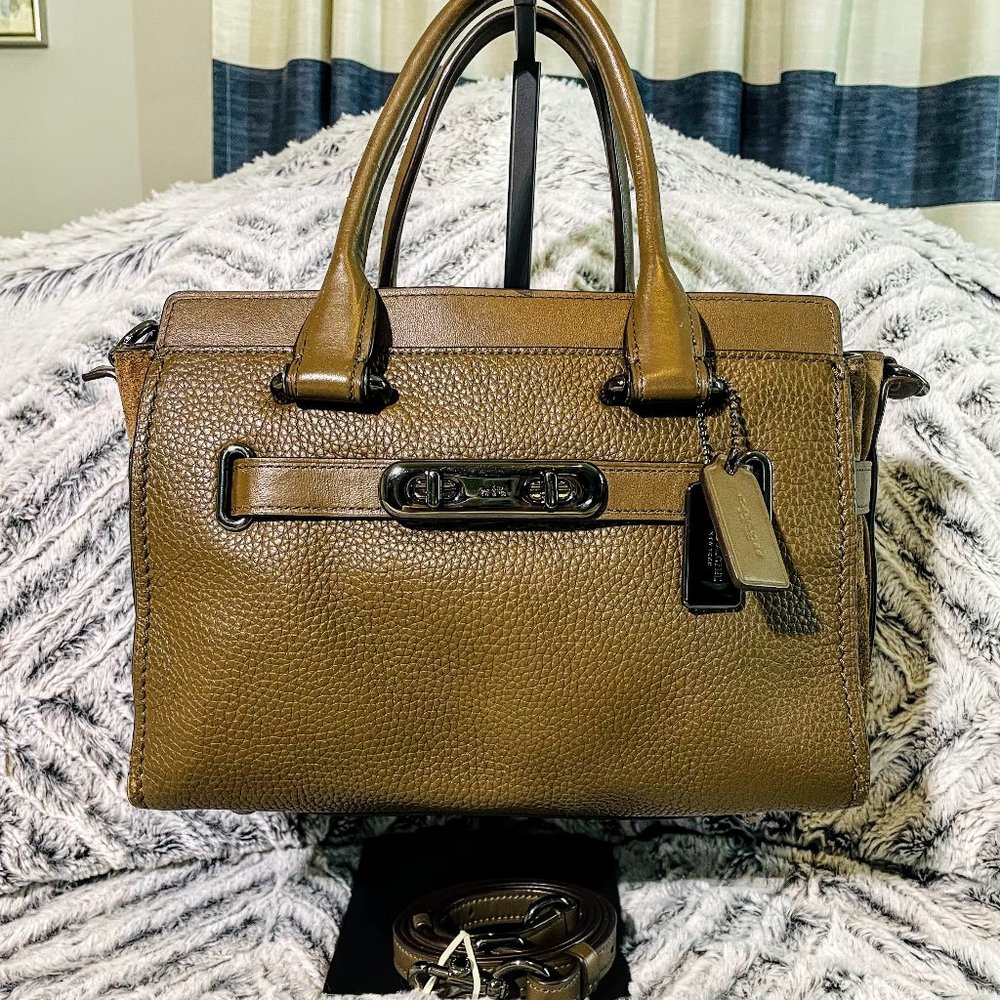 EUC - COACH FATIGUE/DARK GUNMETAL SWAGGER 27 (12117)